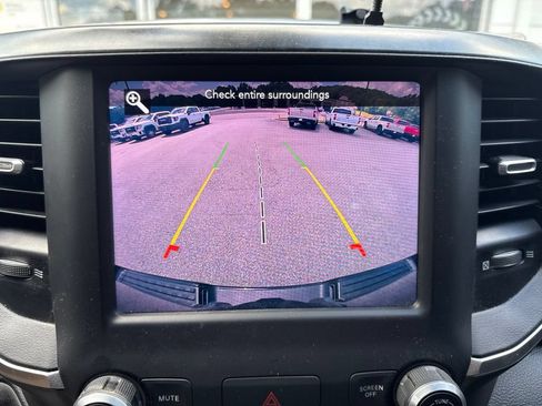 Used 2019 RAM 1500 Big Horn AWD/4WD image 13