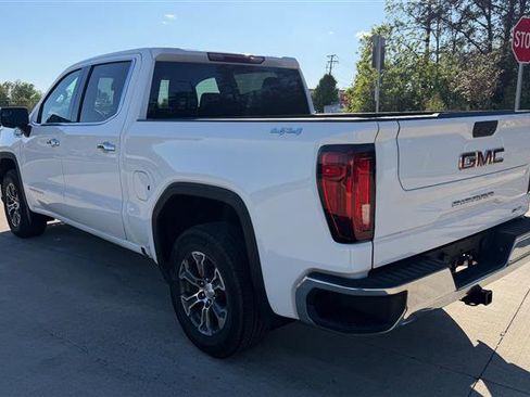 Used 2026 GMC Sierra 1500 SLT image 3