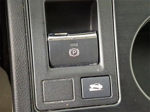 Used 2018 Subaru Legacy 3.6R Limited image 28