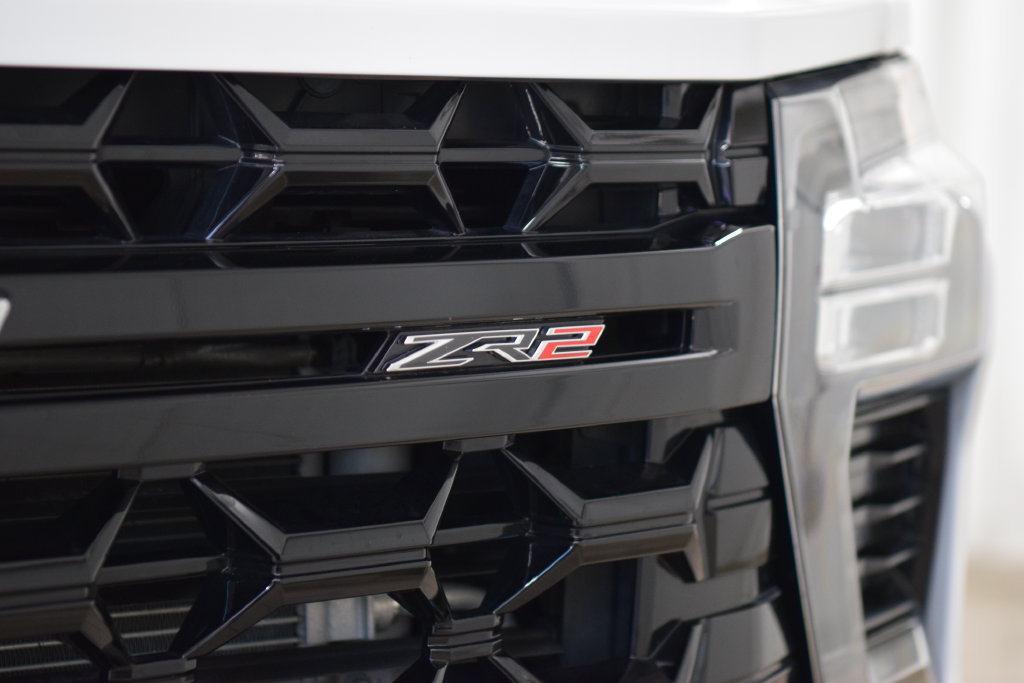 Used 2024 Chevrolet Silverado 2500 ZR2 w/ Technology Package AWD/4WD image 14