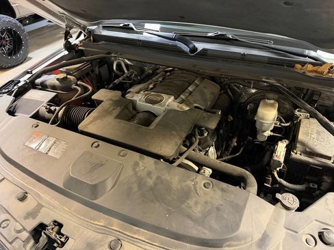 Used 2016 Cadillac Escalade ESV Platinum AWD/4WD image 29