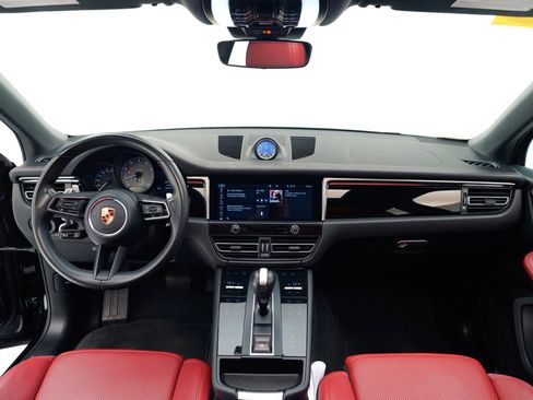 Used 2022 Porsche Macan S image 18
