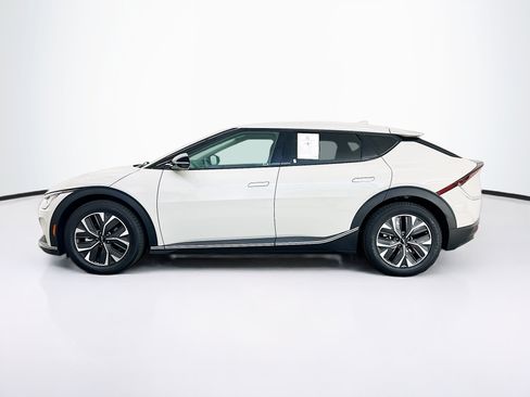 Used 2024 Kia EV6 Light AWD/4WD image 4