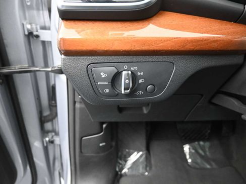 Used 2023 Audi Q5 2.0T Premium image 11