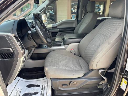 Used 2019 Ford F150 XLT w/ Equipment Group 302A Luxury AWD/4WD image 9