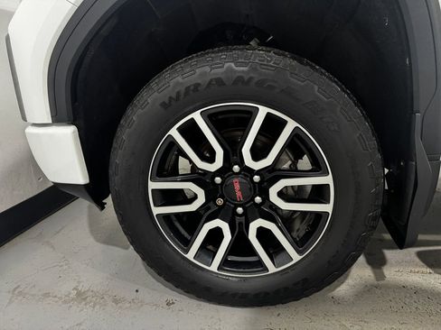 Used 2020 GMC Sierra 1500 AT4 w/ AT4 Premium Package image 8