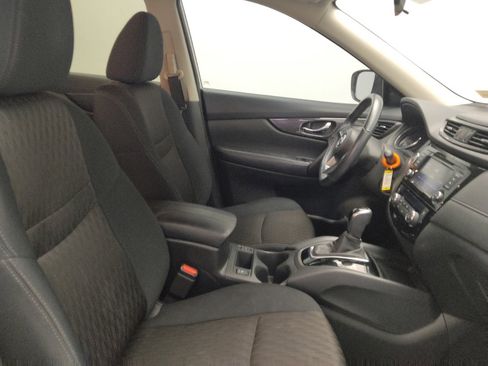 Used 2018 Nissan Rogue SV w/ Premium Package image 21