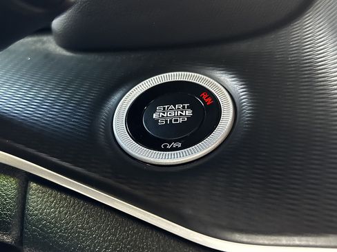 Used 2023 Jeep Grand Cherokee Altitude RWD image 20