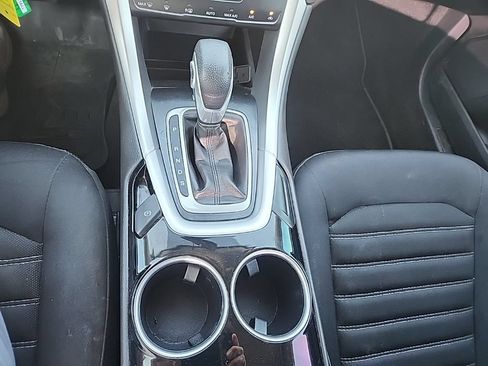 Used 2013 Ford Fusion SE FWD image 23