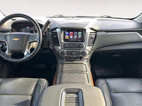 Used 2020 Chevrolet Suburban Premier image 10