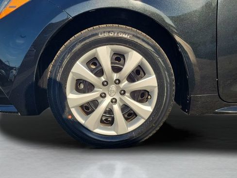 Used 2022 Toyota Corolla LE FWD image 25