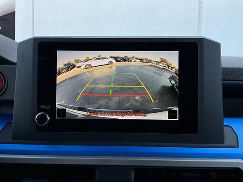 Used 2025 Toyota Tacoma TRD Off-Road image 31