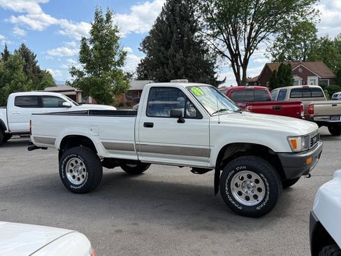 Used 1989 Toyota Pickup Deluxe AWD/4WD image 53