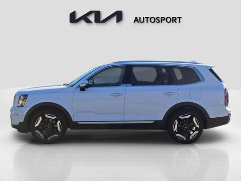 Used 2023 Kia Telluride EX w/ EX Captain's Chair Package image 13