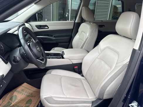 Used 2022 Nissan Pathfinder SL w/ Cargo Package AWD/4WD image 16