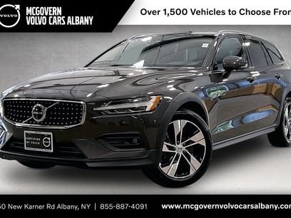 Used 2025 Volvo V60 B5 Cross Country Plus