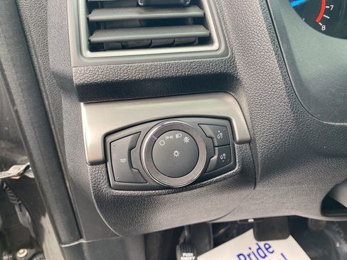 Used 2019 Ford Explorer XLT image 14