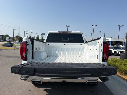 Used 2022 GMC Sierra 1500 SLT AWD/4WD image 11
