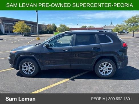 Used 2016 Jeep Cherokee Latitude w/ Comfort/Convenience Group AWD/4WD image 1