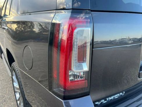Used 2018 GMC Yukon Denali image 37