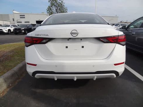 Used 2025 Nissan Sentra SV FWD image 5