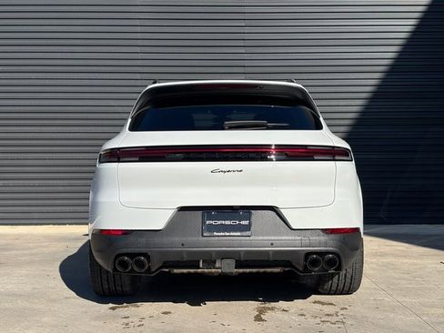 Certified 2025 Porsche Cayenne image 6