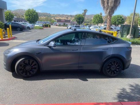 Used 2022 Tesla Model Y Performance AWD/4WD image 5