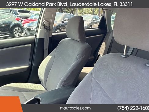 Used 2015 Toyota Prius Three FWD image 32