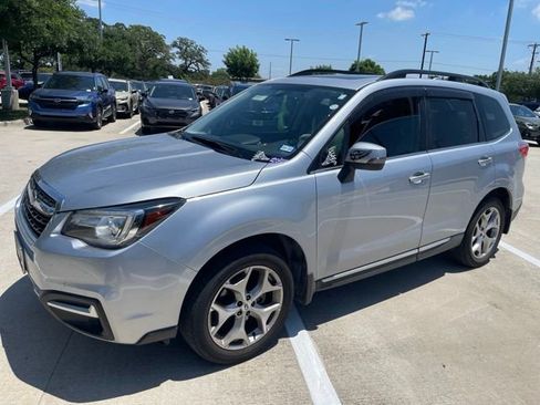 Used 2017 Subaru Forester 2.5i Touring AWD/4WD image 6