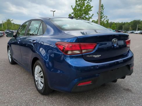 Used 2019 Kia Rio S FWD image 4