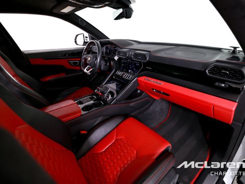 Used 2022 Lamborghini Urus image 29
