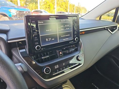 Used 2022 Toyota Corolla LE image 25