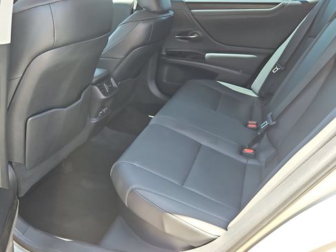 Used 2022 Lexus ES 300h w/ Premium Package FWD image 25