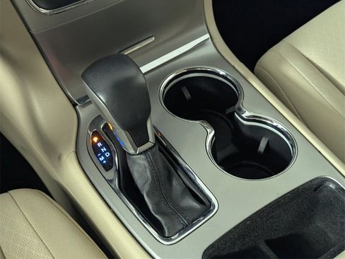 Used 2019 Jeep Grand Cherokee Laredo image 20