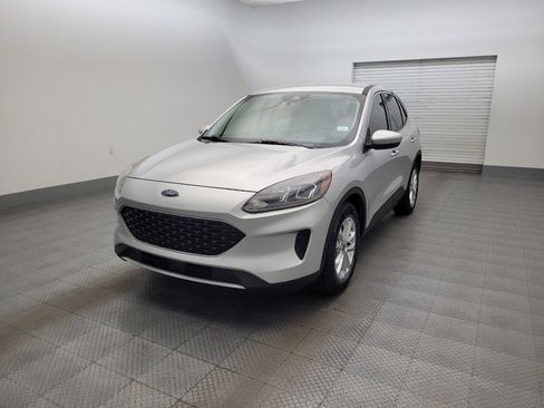 Used 2020 Ford Escape SE FWD image 13