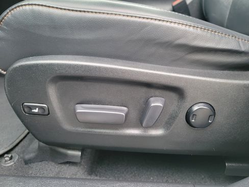 Used 2019 Toyota Highlander XLE image 22