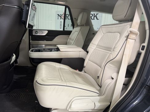Used 2021 Lincoln Navigator Black Label w/ Cargo Convenience Package AWD/4WD image 10