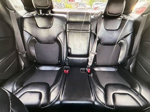 Used 2019 Jeep Cherokee Latitude Plus w/ Comfort/Convenience Group AWD/4WD image 11