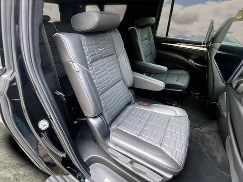 Used 2025 Cadillac Escalade ESV Sport Platinum w/ LPO, Floor Liner Package image 25