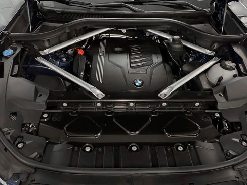 Used 2021 BMW X5 xDrive40i w/ M Sport Package AWD/4WD image 31