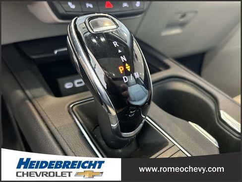 Used 2022 Cadillac XT4 Luxury w/ Cold Weather Package AWD/4WD image 25