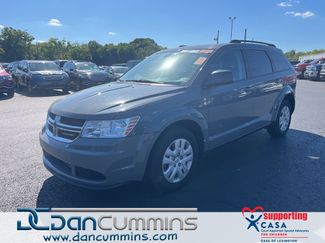 Used 2020 Dodge Journey SE image 1