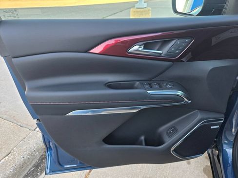 Used 2024 Chevrolet Traverse RS w/ LPO, Floor Liner Package AWD/4WD image 19