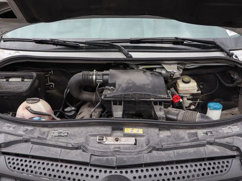 Used 2016 Mercedes-Benz Sprinter 2500 image 11