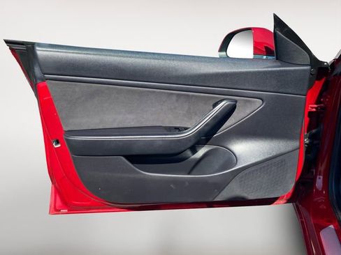 Used 2018 Tesla Model 3 Mid Range image 16