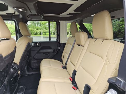 Used 2018 Jeep Wrangler Unlimited Rubicon AWD/4WD image 18