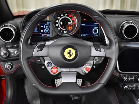 Used 2020 Ferrari Portofino RWD image 14