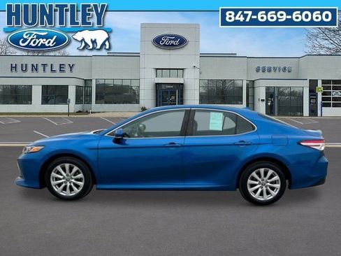 Used 2020 Toyota Camry LE w/ Cold Weather Package image 5