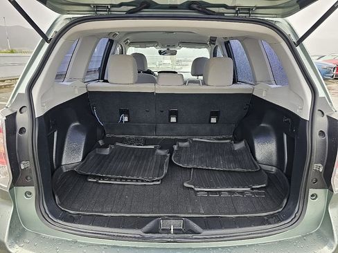 Used 2017 Subaru Forester 2.5i w/ Alloy Wheel Package image 12