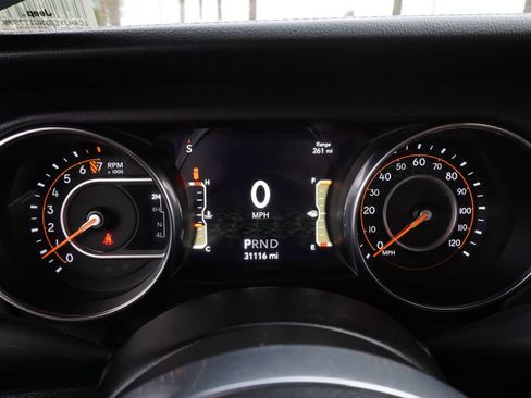 Used 2022 Jeep Wrangler Unlimited Sahara image 21